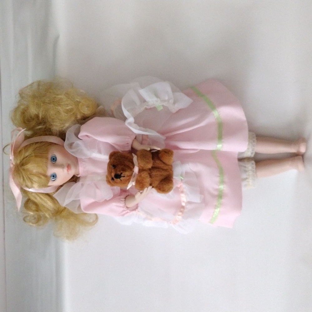 GOLDILOCK PORCELAIN DOLL
